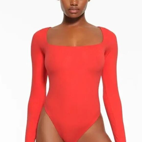 SKIMS Tops - SKIMS Fits Everybody Bodysuit Long Sleeve Square Neck Thong Back Poppy Red M